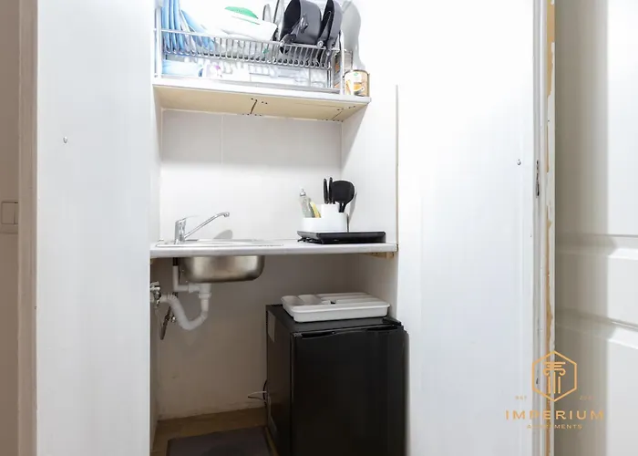 Casa de hóspedes Imperium Garbatella - 2 Bedrooms With Private Bathroom, Terrace, 800mt To Metro Roma